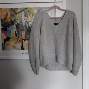 EUC - 100% Wool Cashmere Blend NAADAM V-Neck Pullover Sweater